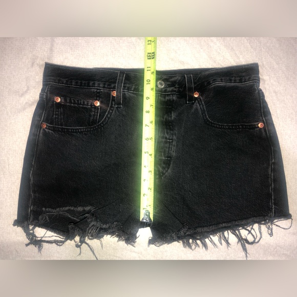 Levi’s 501 High Waist Button Fly Cutoff Jean Shorts women’s 30” Black Daisy Duke - Picture 7 of 12